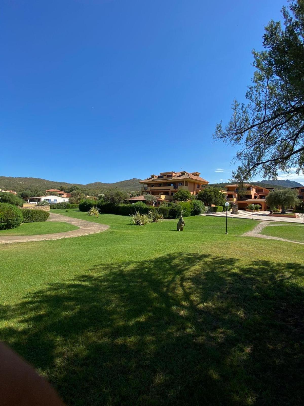 Villa Ampio Trilocale Sul Golfo Di Marinella Marinella  Exterior foto